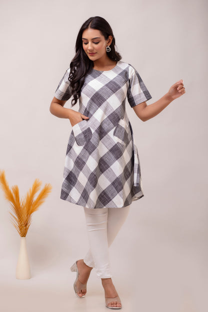 Black & White Handloom Cotton checkered Short Dress