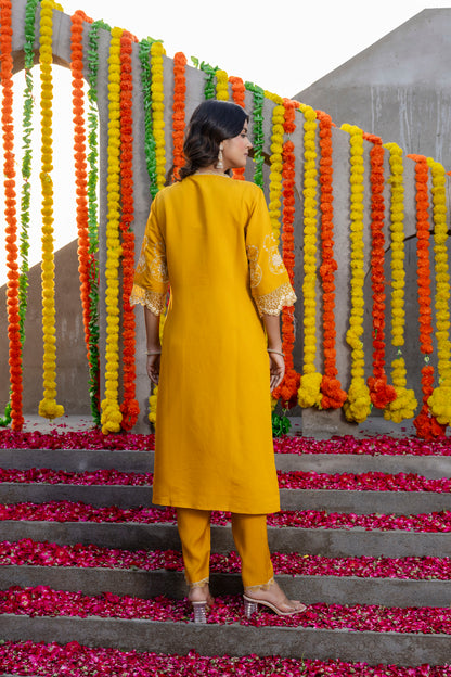 Golden Yellow Embroidred Muslin Kurta Pant with Embroidred Organza Dupatta