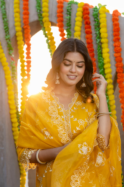 Golden Yellow Embroidred Muslin Kurta Pant with Embroidred Organza Dupatta