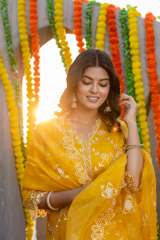 Golden Yellow Embroidred Muslin Kurta Pant with Embroidred Organza Dupatta