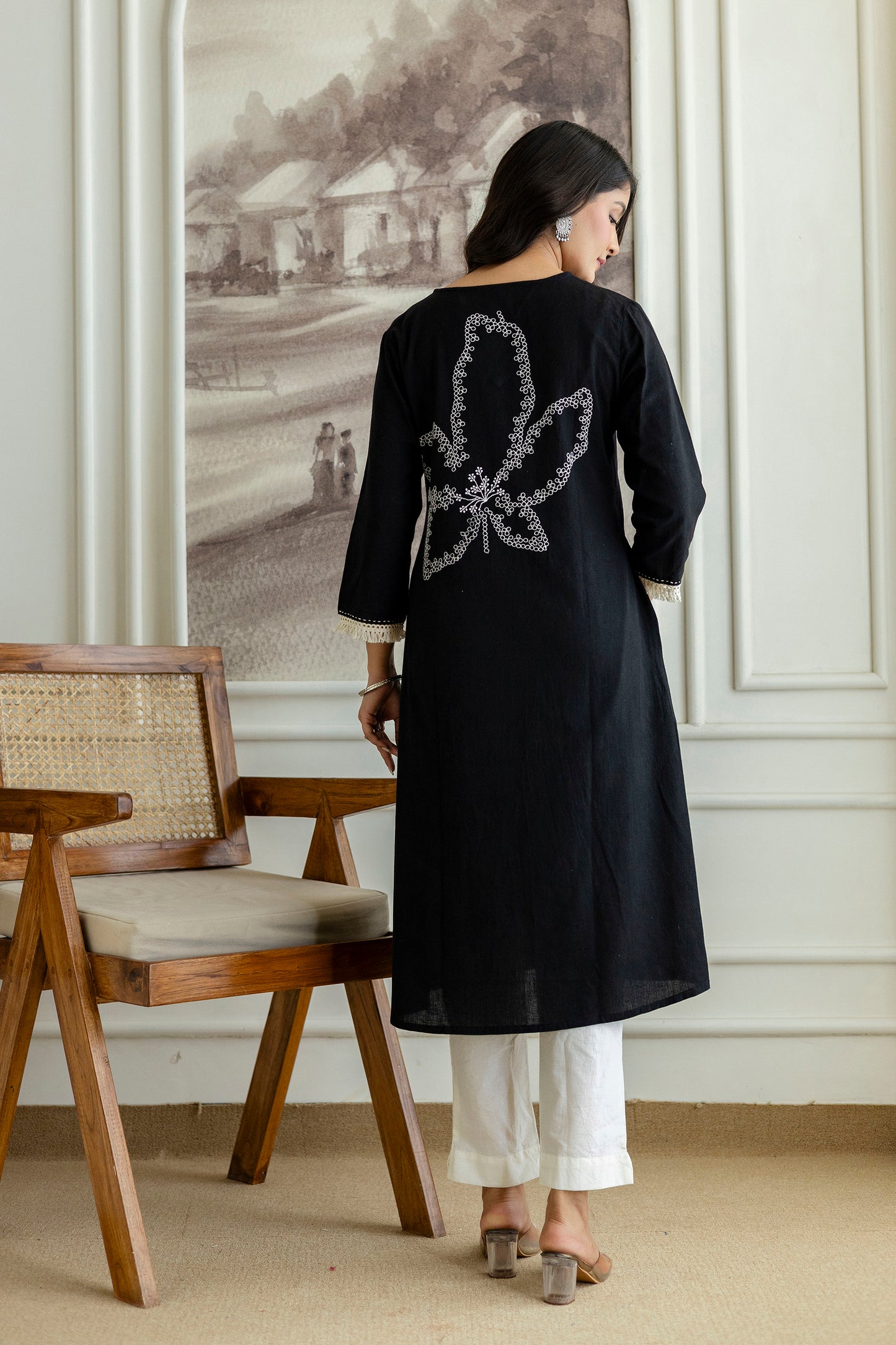 Black Cotton Flower Embroidery Kurta