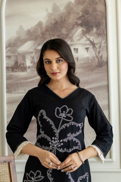 Black Cotton Flower Embroidery Kurta