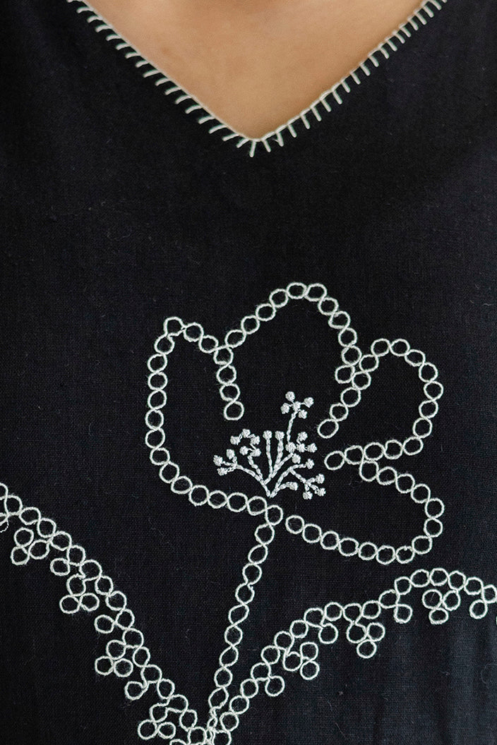 Black Cotton Flower Embroidery Kurta