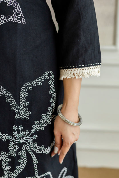 Black Cotton Flower Embroidery Kurta