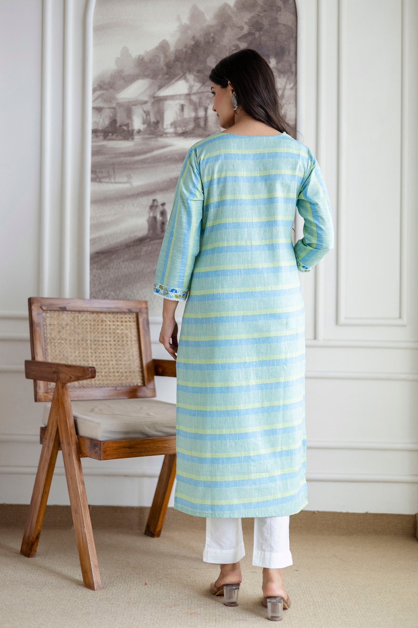 Green Cotton V neck Embroidered Kurta