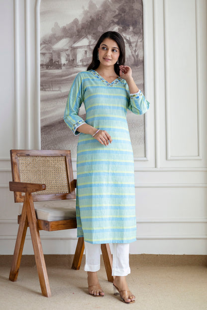 Green Cotton V neck Embroidered Kurta