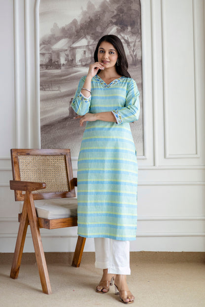 Green Cotton V neck Embroidered Kurta