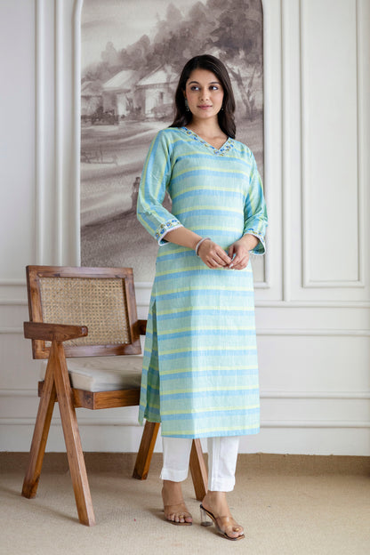 Green Cotton V neck Embroidered Kurta