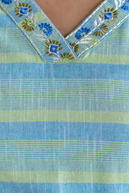 Green Cotton V neck Embroidered Kurta