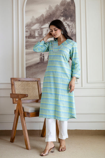 Green Cotton V neck Asymmetric Kurta