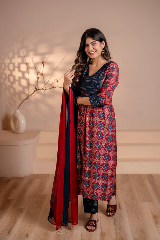 Overlap Yoke Kurta pant Dupatta Set